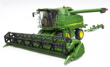 Sklízecí mlátička JOHN DEERE T 670 i