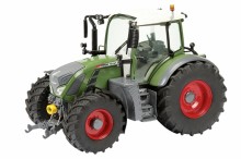 Traktor FENDT 724 VARIO